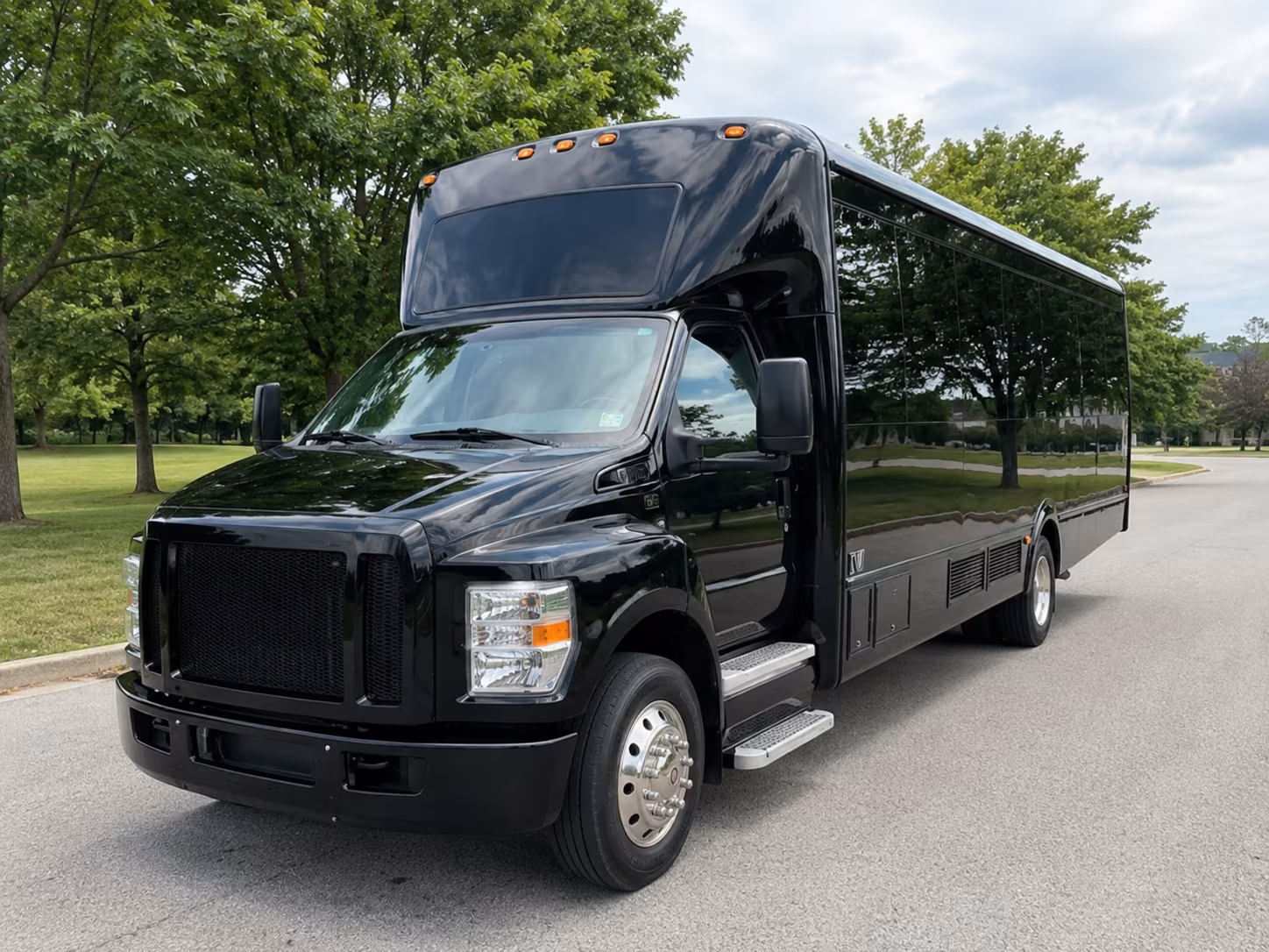 can i book a one way a round trip or a multi day package for a bus rental in warwick