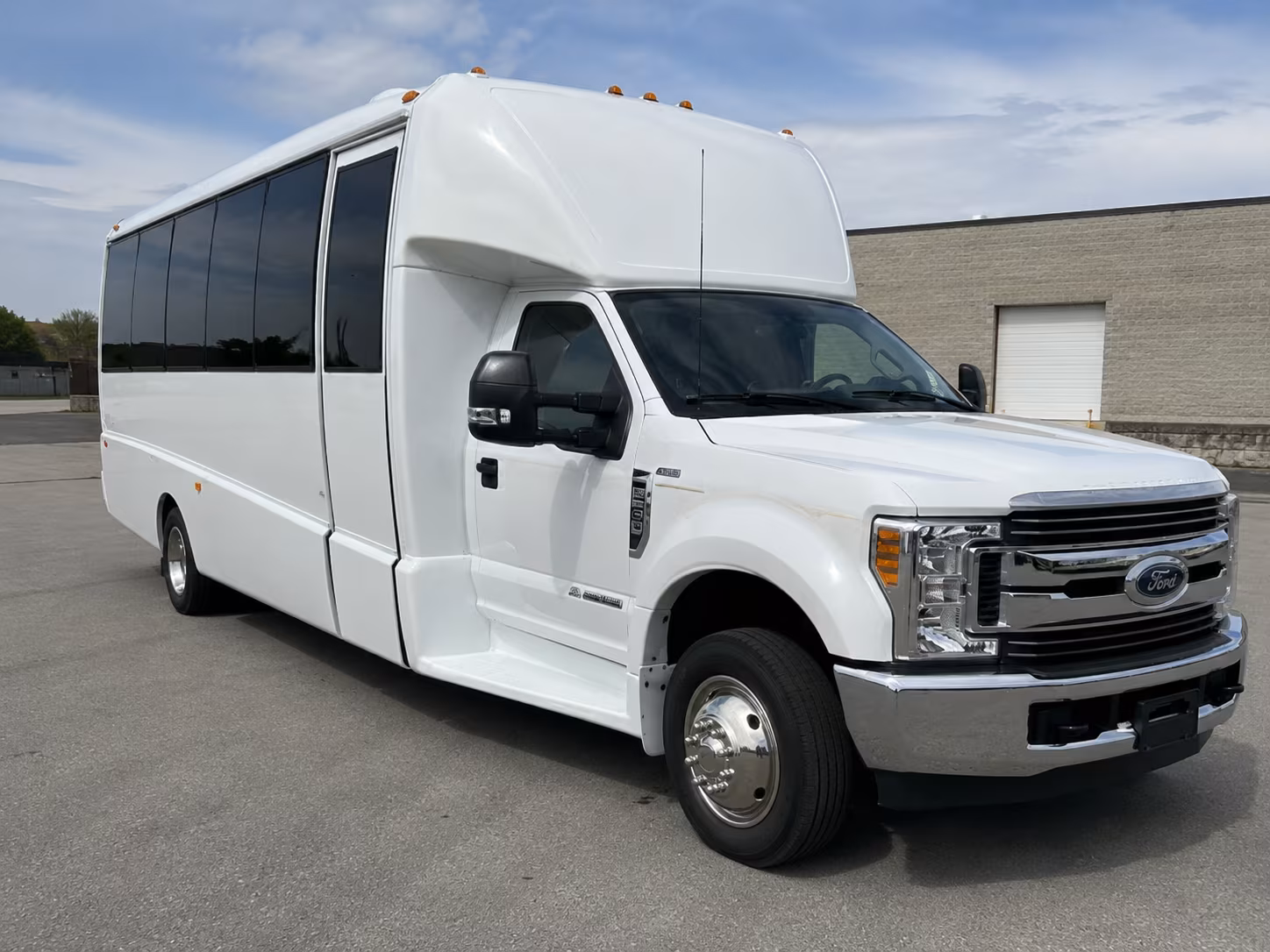 school field trip and group tour buses in warwick
