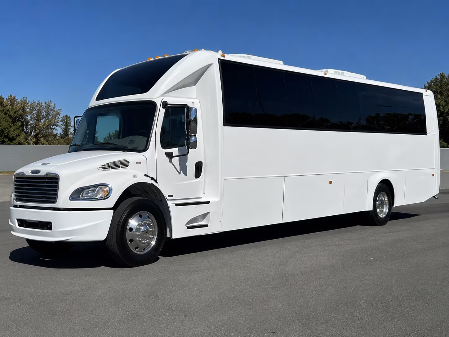 warwick charter buses